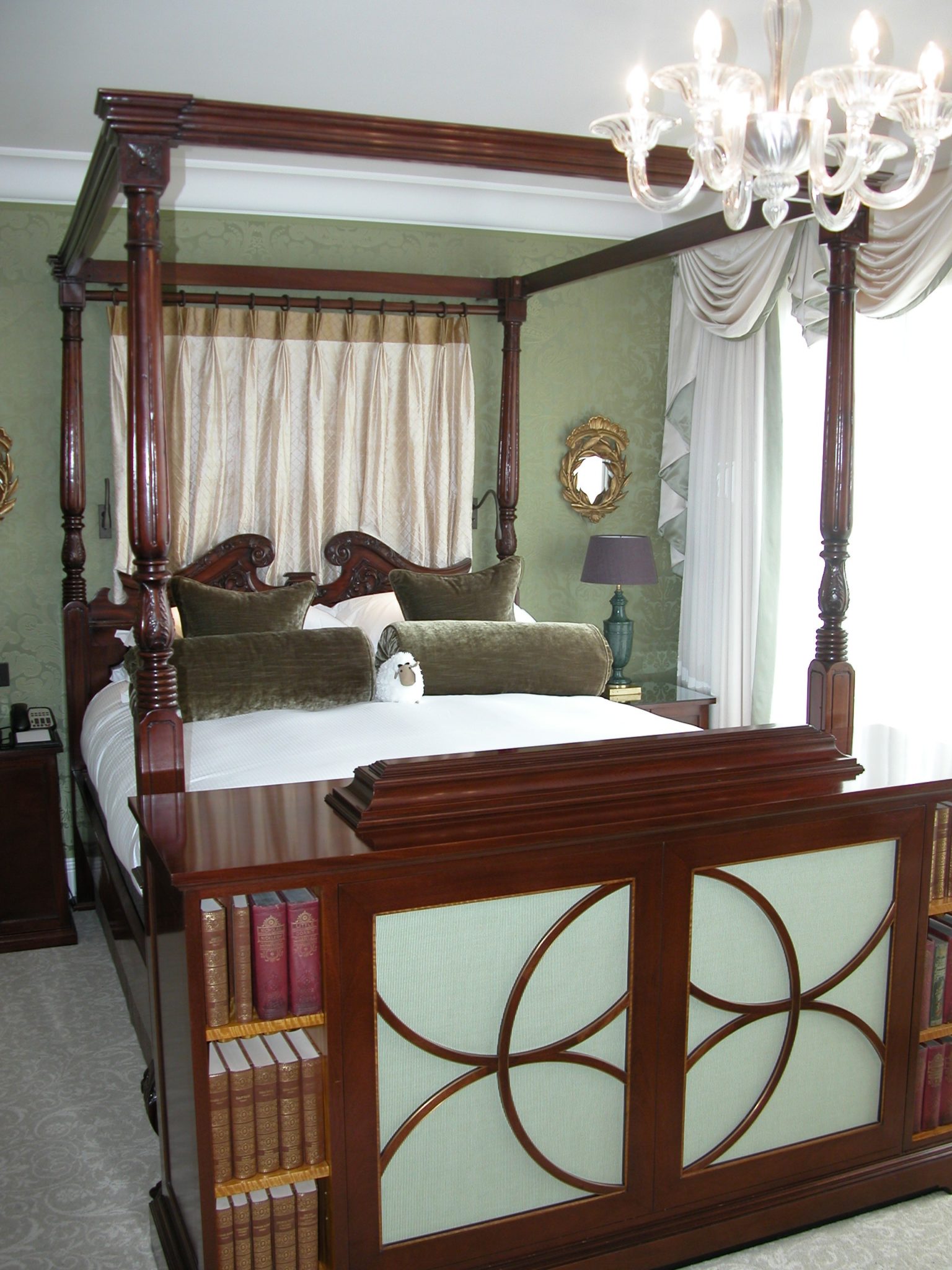 Regency four poster bed