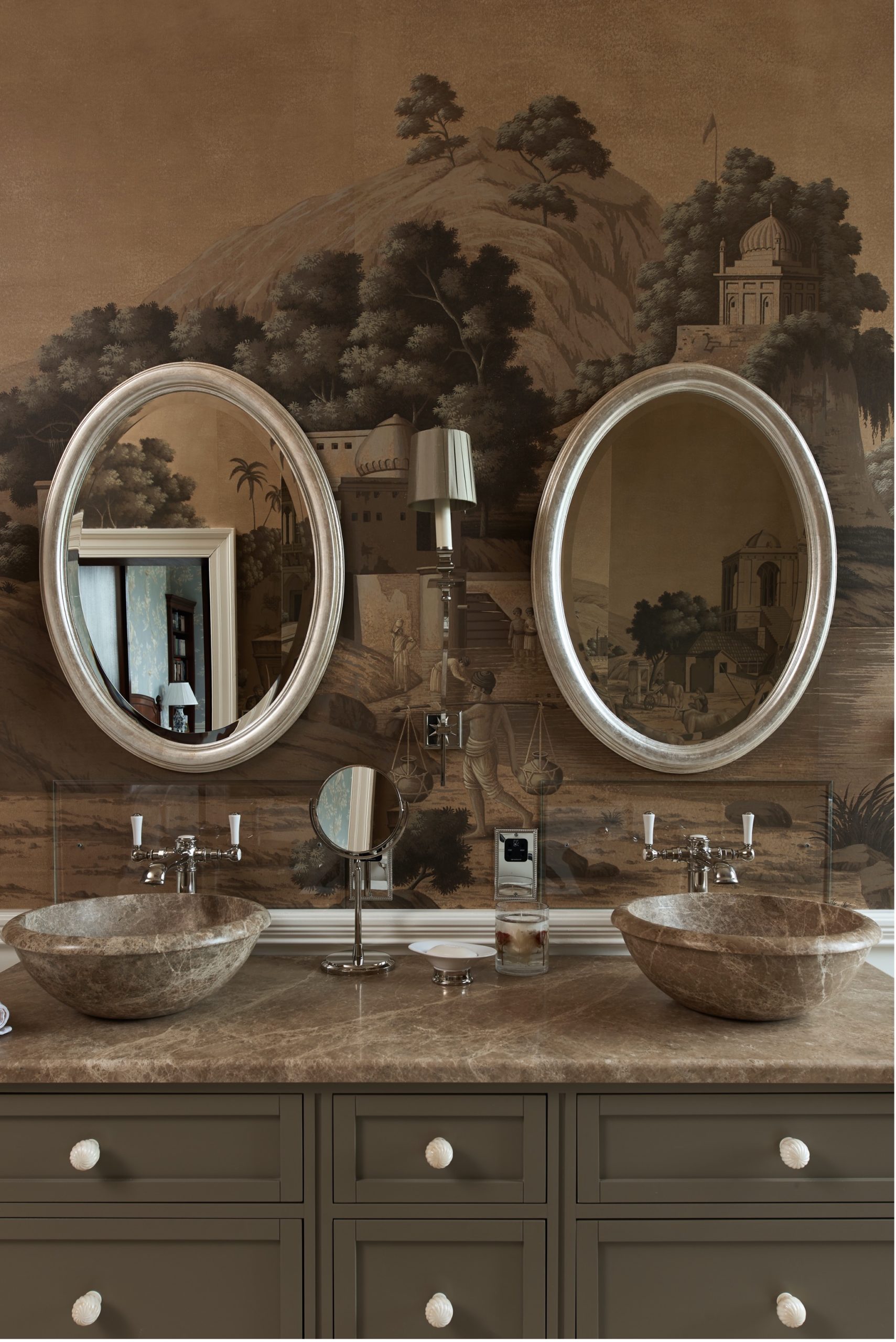 DeGournay bathroom