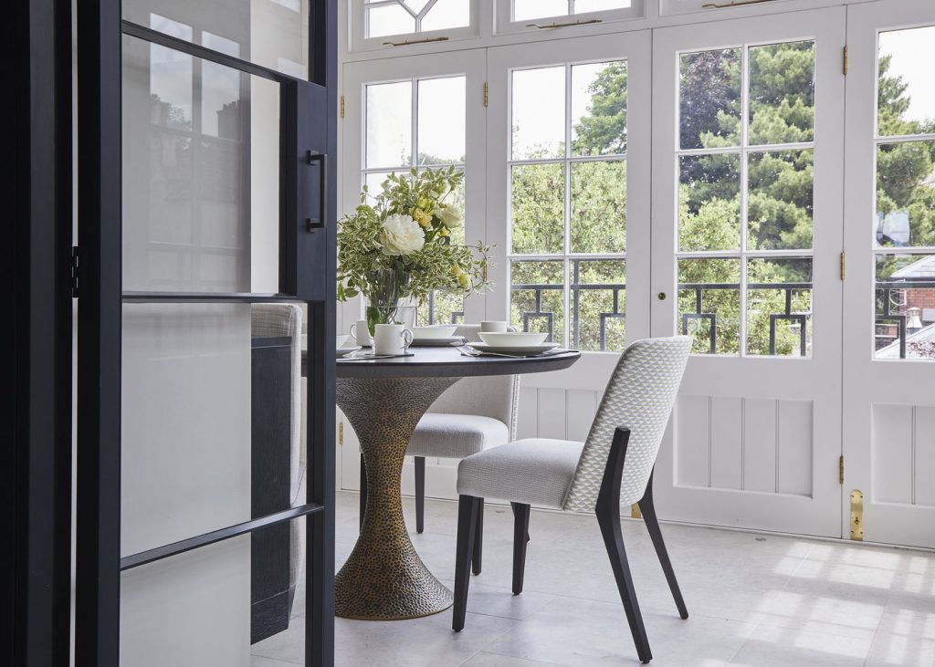 classic-contemporary-townhouse-breakfast-room-01