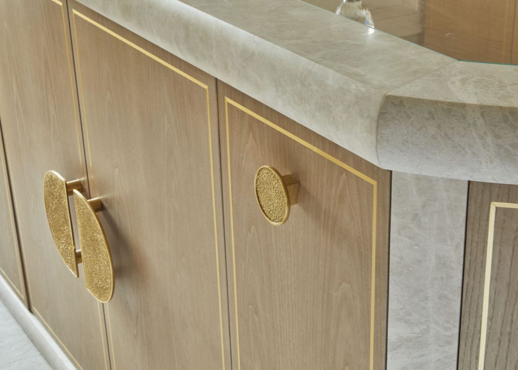classic-contemporary-townhouse-dressing-room-cabinets-01