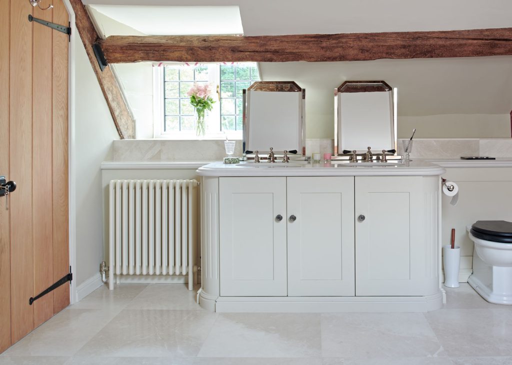 cotswold-country-house-bathroom-12