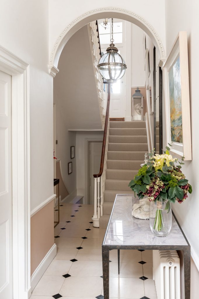grade-i-listed-townhouse-08-entrance-hall