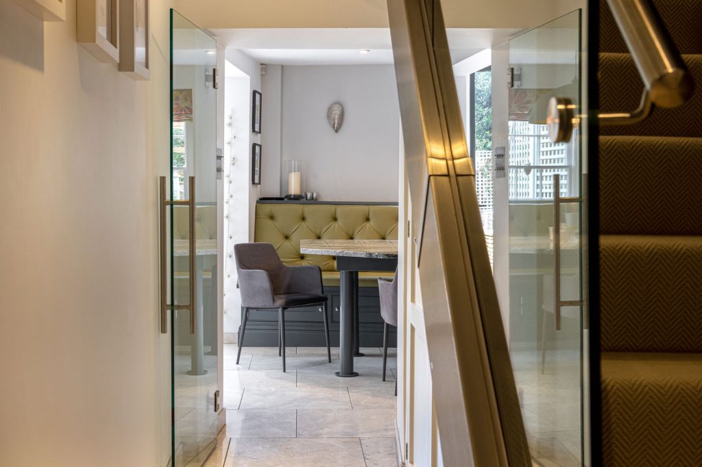 grade-i-listed-townhouse-kitchen-12