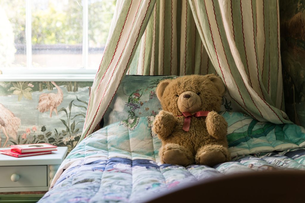 magical-georgian-bedroom-15