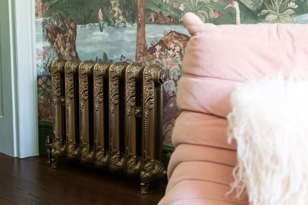 magical-georgian-bedroom-17
