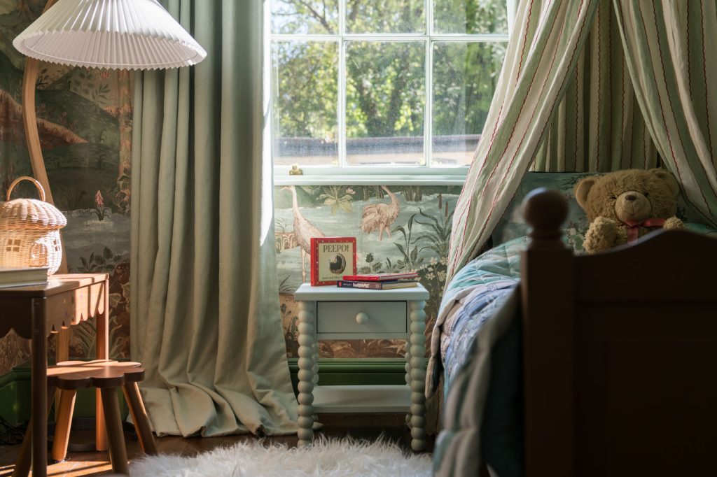magical-georgian-bedroom-19